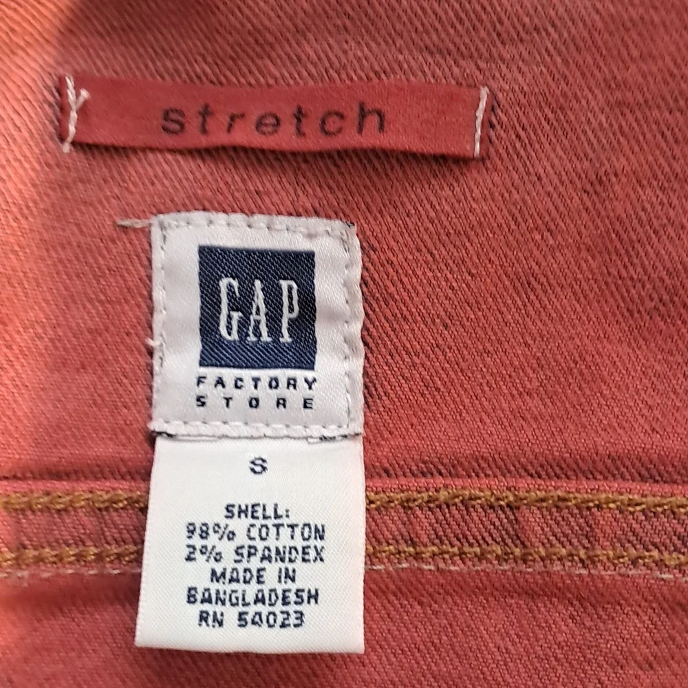 GAP Womans Jean Jacket.‎ Size Small. Pink with Blue.